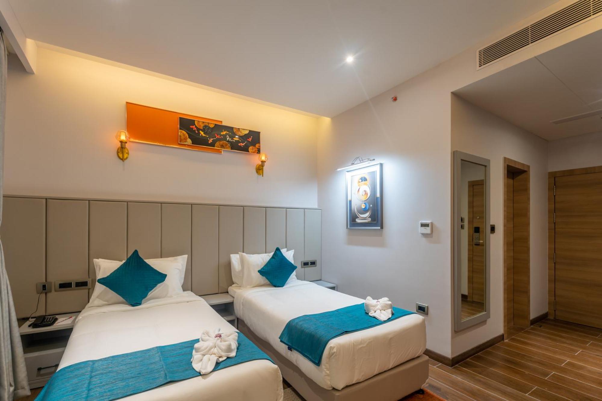 De Crown Inn Jogikuti المظهر الخارجي الصورة