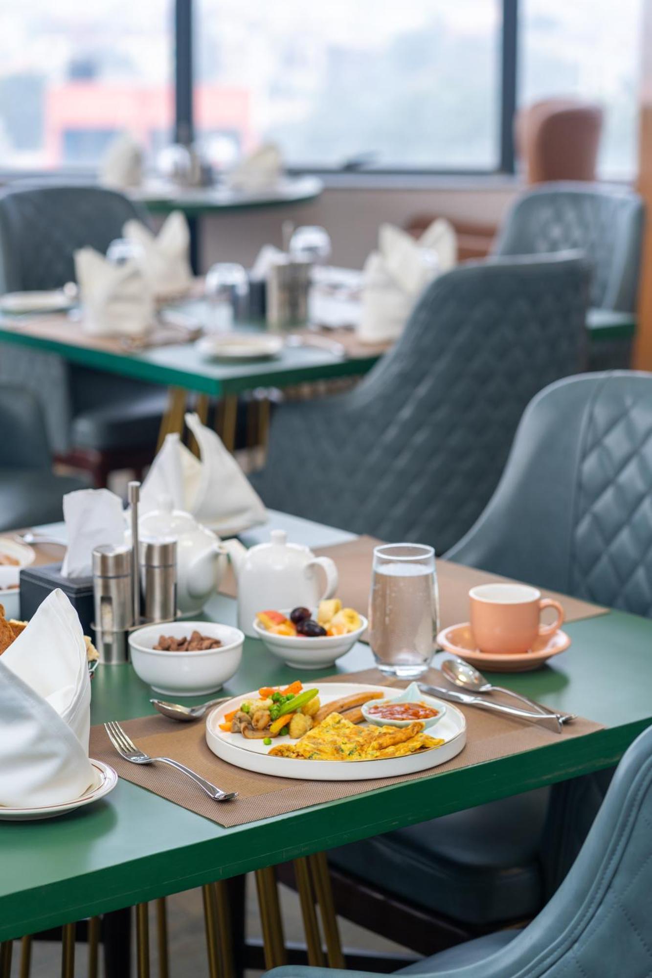 De Crown Inn Jogikuti المظهر الخارجي الصورة